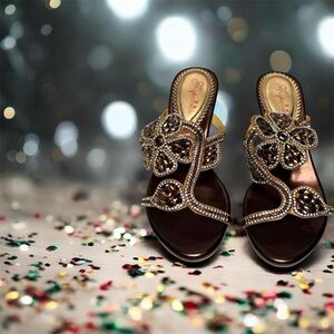 STYLEWE Brown Jeweled Floral Slip-On Sandals